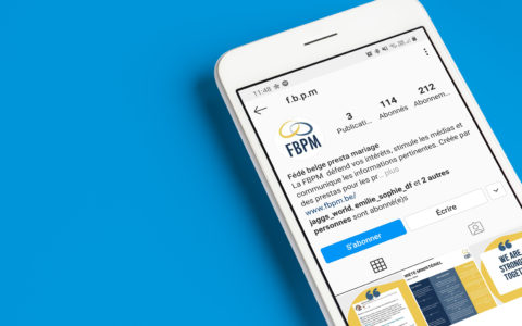 Premium mobile phone screen mockup template
